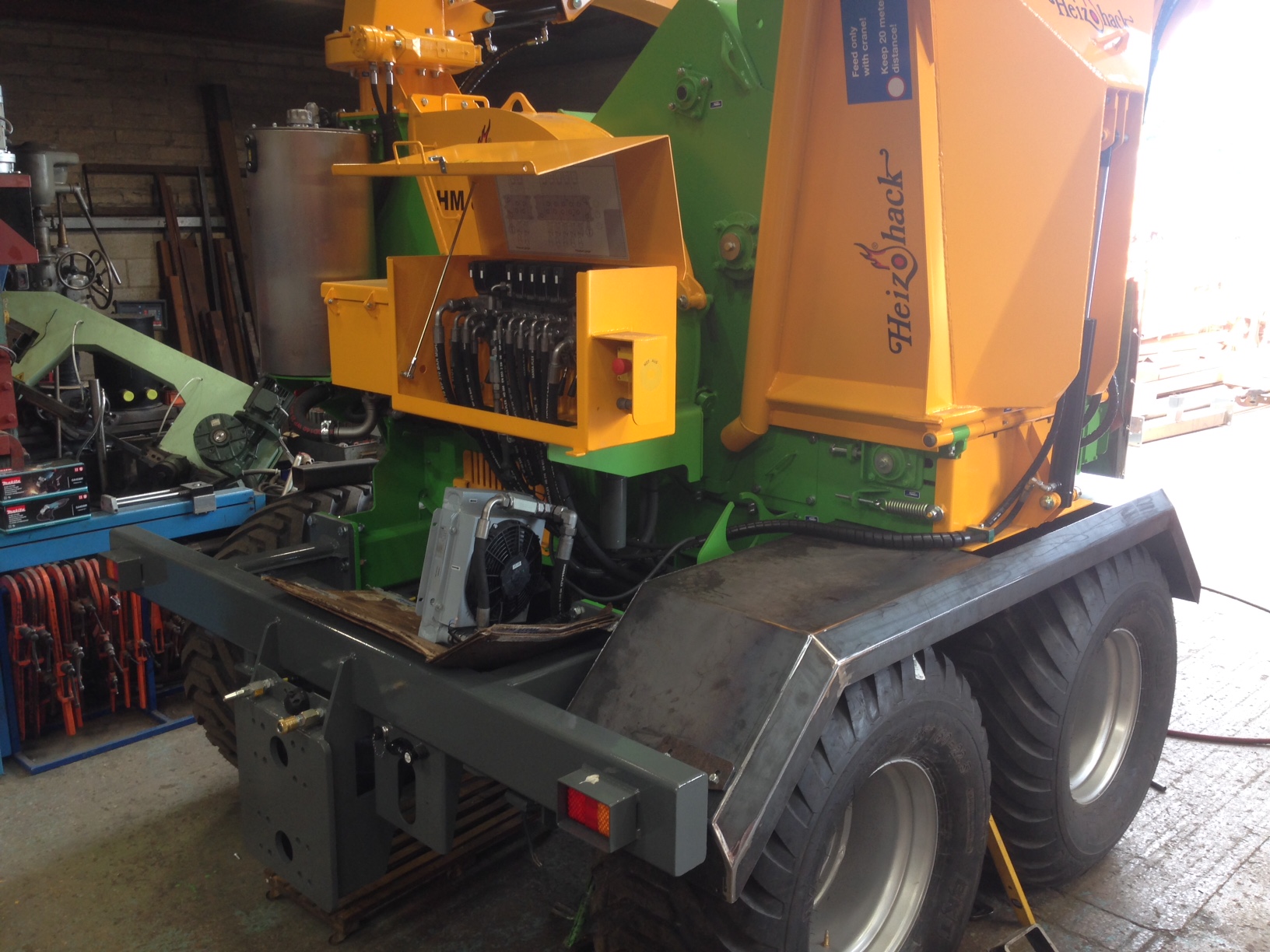 GLENDALE TREES SPECIALLY DESIGNED AND BUILT TANDEM AXEL CHASSIS